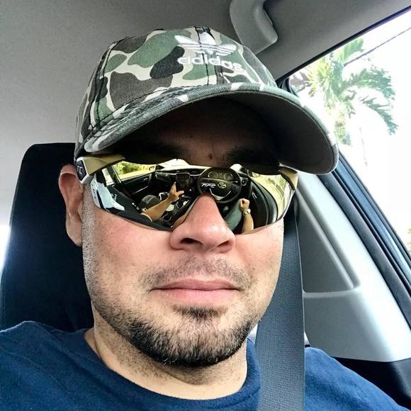 Meet your Posher, Fernando - Picture 1 of 1